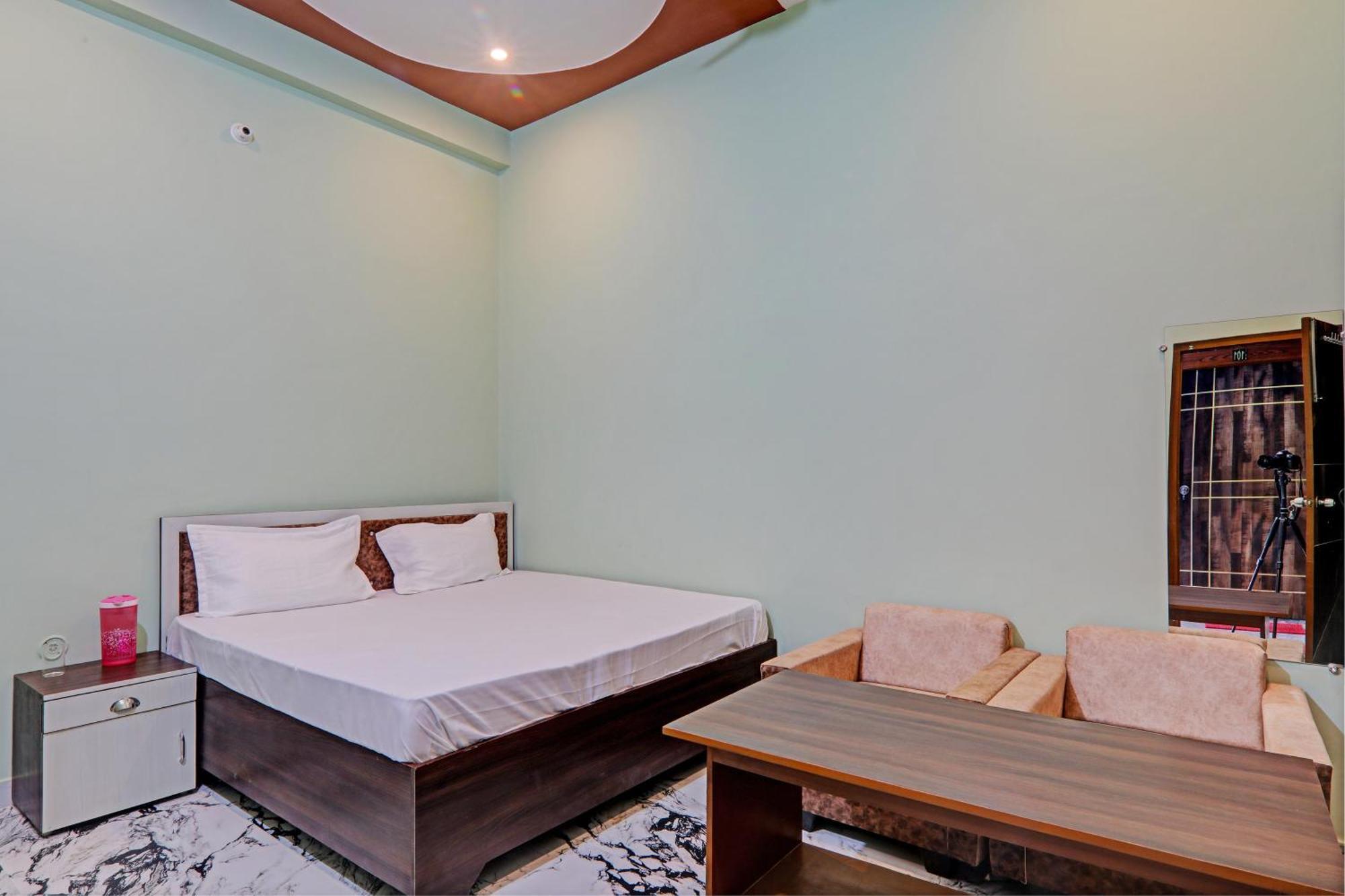 Oyo Green Valley Guest House Sultānpur Exterior foto